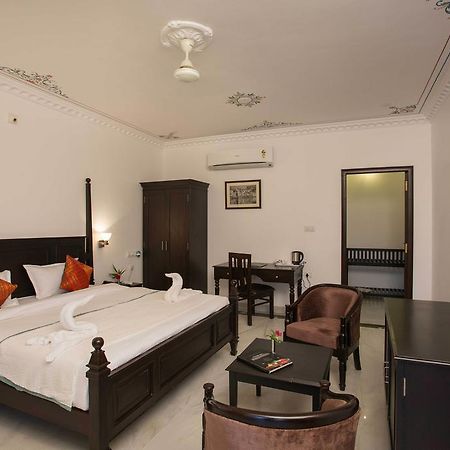 Hill Garden Retreat Hotel Удайпур Стая снимка